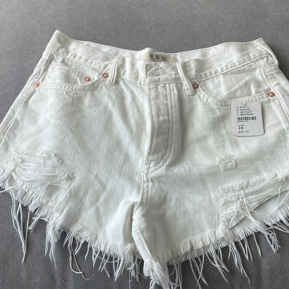 Free People NEVER WORN w/Tags White distressed denim shorts. - Picture 2 of 3